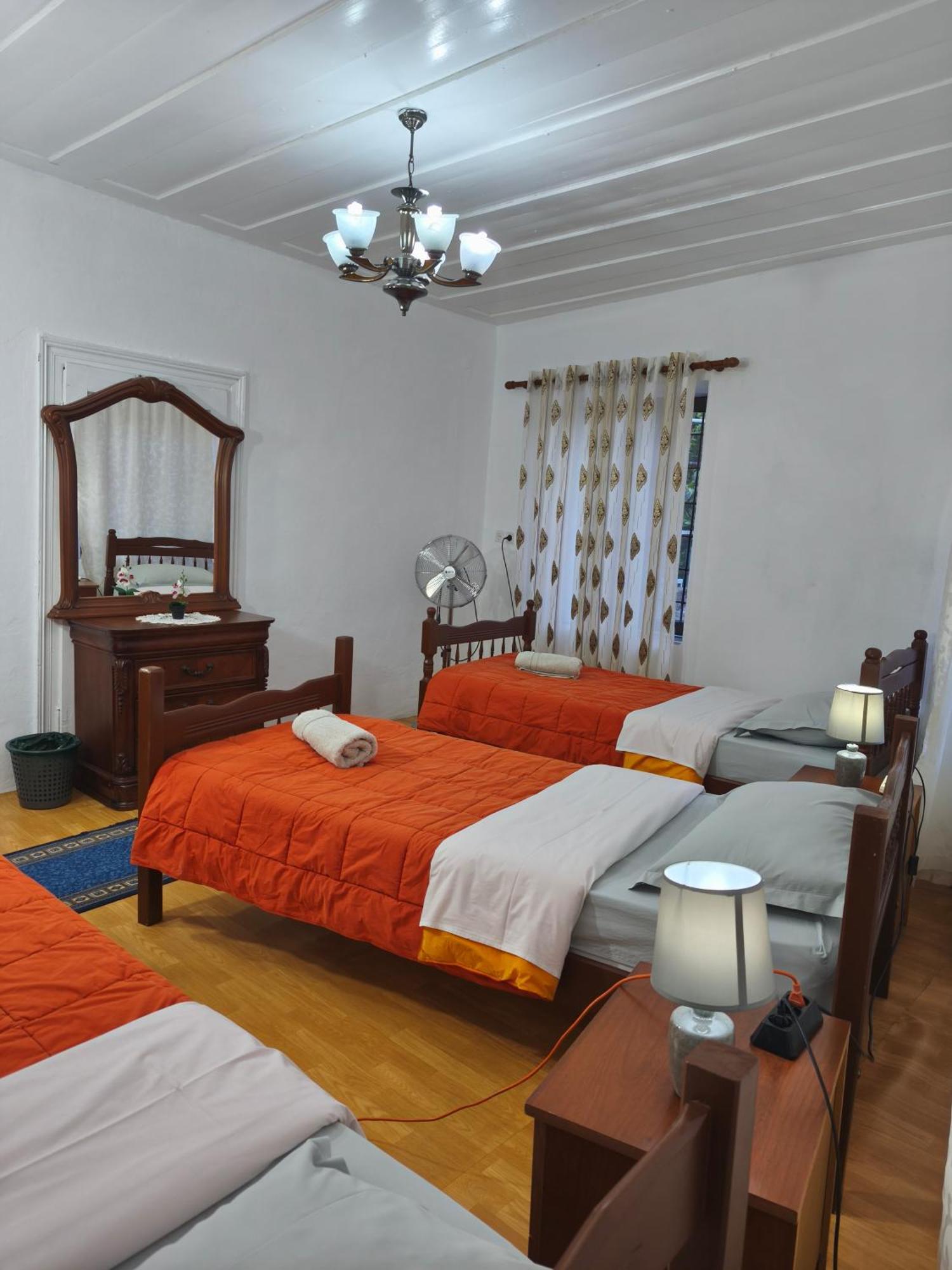 Onetwosleep Guesthouse Shkodër Exterior foto